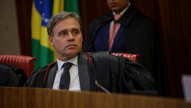 O ministro André Mendonça durante sessão do TSE (Luiz Roberto/TSE)