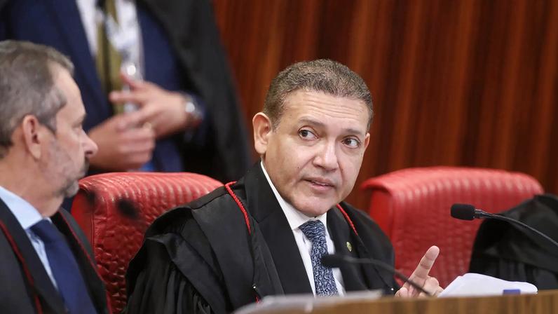 Presidente do TSE viu indícios de contaminação dos resultados. Liminar ainda passará pelo crivo do plenário.
