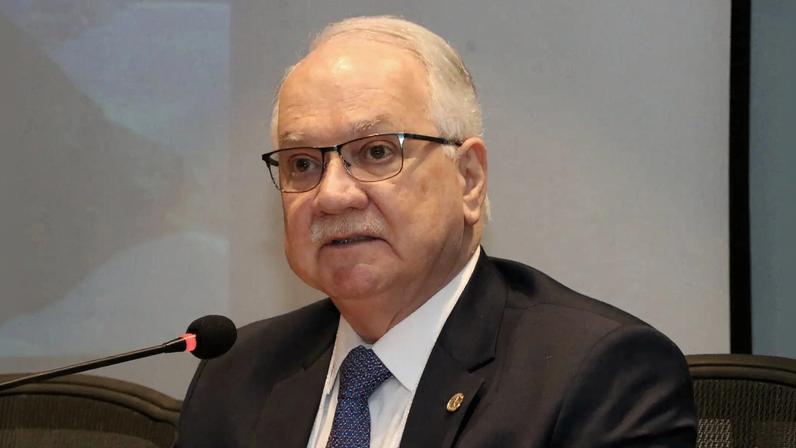Enquanto tema é priorizado por Motta e defendido por Moraes e Gilmar, presidente do STF pondera desafios.