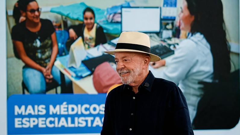 Presidente da República, Luiz Inácio Lula da Silva, durante Anúncio sobre a inauguração do Hospital Universitário da Universidade Federal de Catalão (UFCAT), em Catalão - GO.