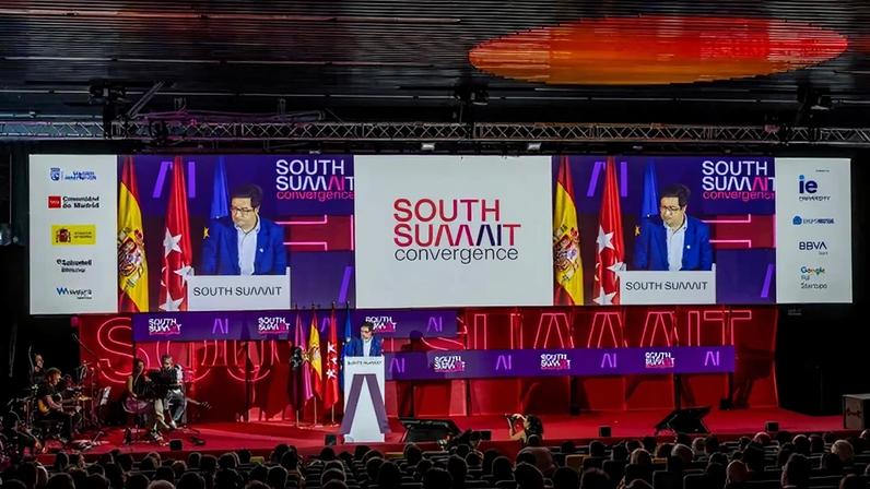 Óscar López, ministro de transformação digital da Espanha: ambição global na era da IA (South Summit/Divulgação)