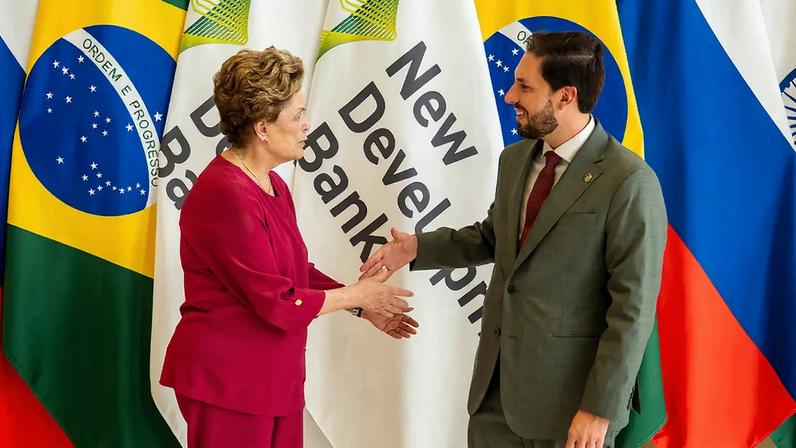 Xangai, 04/06/2026 - O secretário executivo do Ministério da Cultura (MinC), Márcio Tavares, se encontrou com a presidenta do Novo Banco de Desenvolvimento (NDB) do BRICS, Dilma Rousseff. Foto: Tarcisio Boquady/ MinC