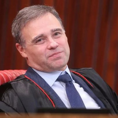 Mendonça rejeita ações contra posts que chamam Flávio de futuro presidente