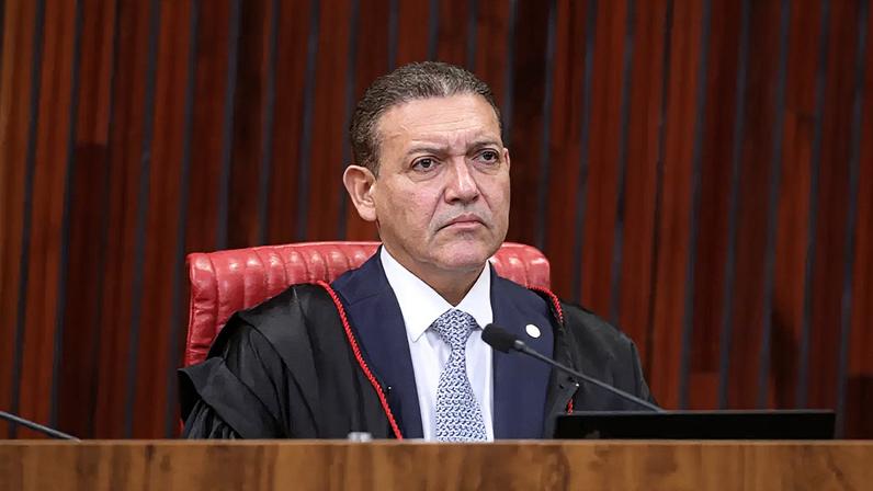 O presidente do TSE, Nunes Marques, durante sessão (Luiz Roberto/TSE)