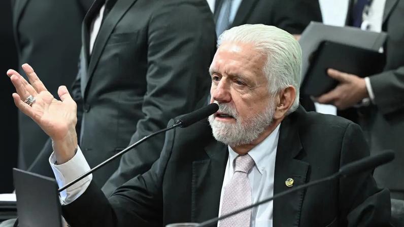 Jaques Wagner durante sessão da Comissão de Constituição e Justiça no Senado (Geraldo Magela/Agência Senado)
