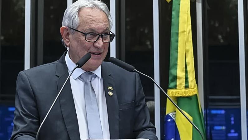 Em discurso, à tribuna, senador Hermes Klann (PL-SC)