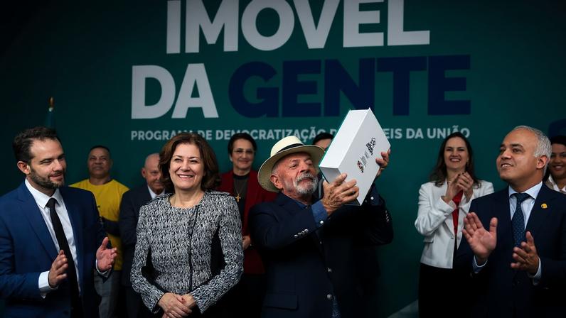 Presidente da República, Luiz Inácio Lula da Silva, durante cerimônia de entregas do Programa Imóvel da Gente, no Palácio do Planalto, em Brasília - DF.
