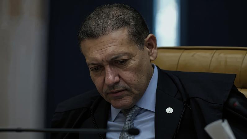 O ministro Nunes Marques durante sessão do STF