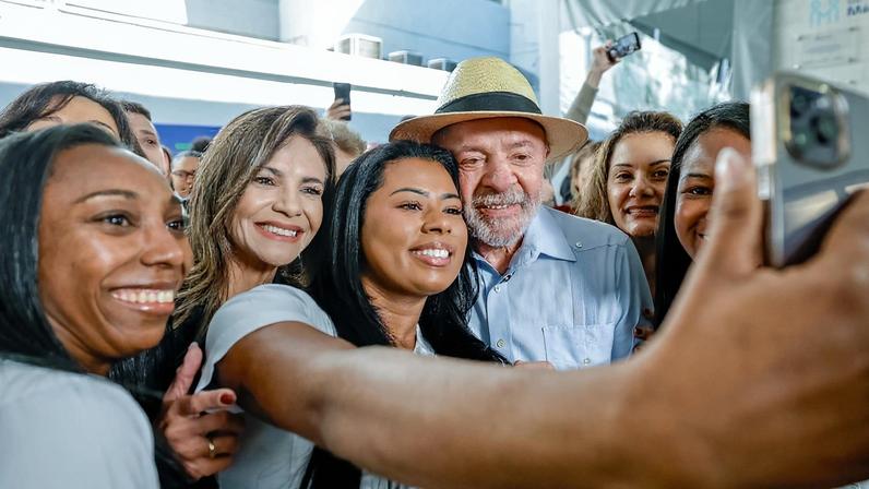 'Neymar é o primeiro convocado home office do mundo', brinca Lula ao mencionar post
