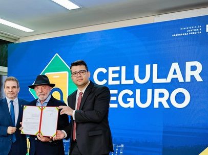Lula assina decreto que cria 'Serasa do celular roubado'