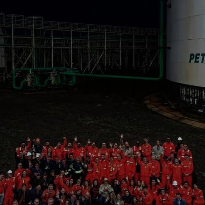 Lula assina contratos para retomar obra em fábrica de fertilizantes
