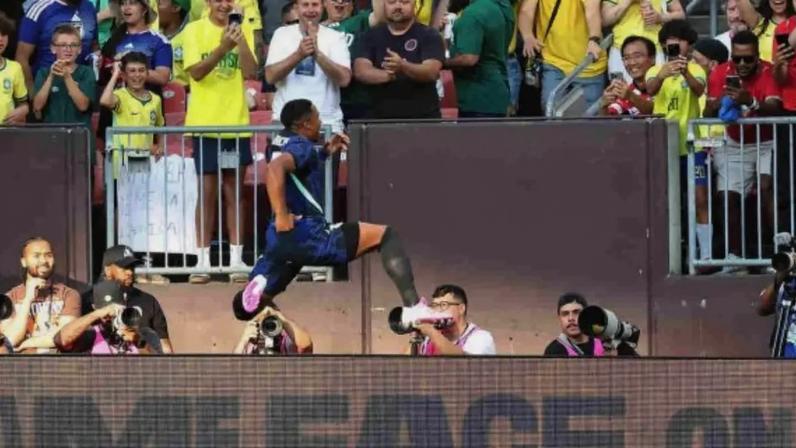 Endrick entrou voando / Jogada10