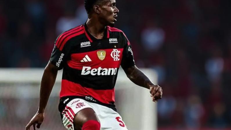 Evertton Araújo tem sido um dos grandes nomes do Flamengo –