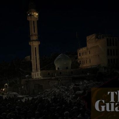 Cidade libanesa marca Ashura após devastação pela guerra