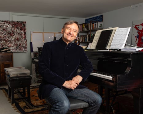 Brilho e encanto, demissão injusta: Stephen Hough fala sobre a transcrição