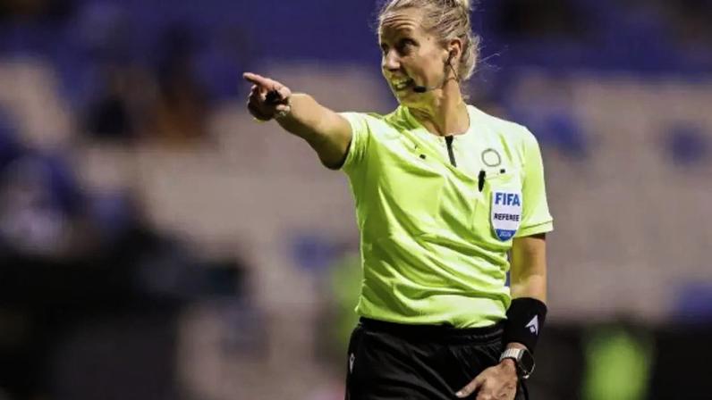 Tori Penso comandou a final da Copa do Mundo Feminina entre Espanha e Inglaterra em 2023