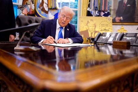 Juiz federal considera ilegal taxa de US$ 100.000 para vistos H-1B de Trump
