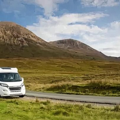 Turistas urinando em frente a casas: problema de campistas na Ilha de Skye