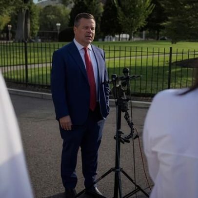 Alarme em Washington com indicação de leal de Trump para chefiar a inteligência
