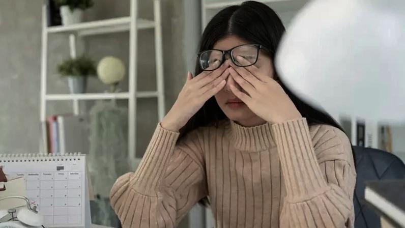 Entenda por que nem todo cansaço é falta de sono e como o emocional, relações e espiritualidade podem influenciar diretamente o corpo