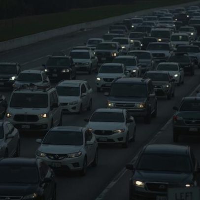Cinco americanos morrem por emissões tóxicas de veículos por hora, aponta estudo