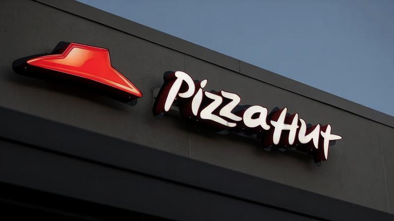A Pizza Hut foi fundada em 1958 em Wichita, Kansas, por dois irmãos que pegaram emprestado US$ 600 da mãe para abrir a loja Foto: Gerald Herbert/AP