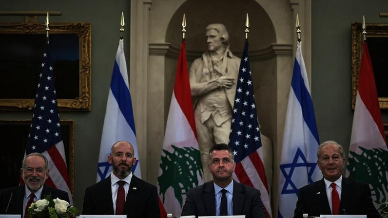Diplomatas de Israel, Estados Unidos e Líbano participam de uma reunião em Washington