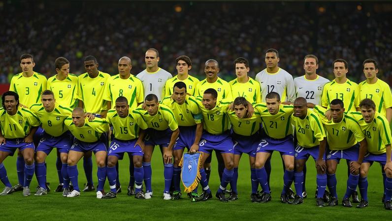 Há 24 anos, o Brasil conquistava o pentacampeonato mundial com uma das seleções mais emblemáticas de todos os tempos.