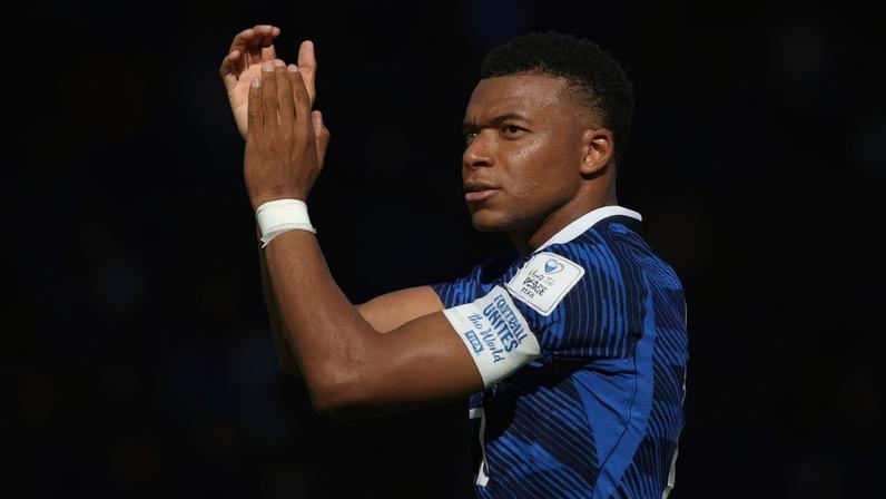 Quantos gols Mbappé precisa para superar Messi em Copas do Mundo