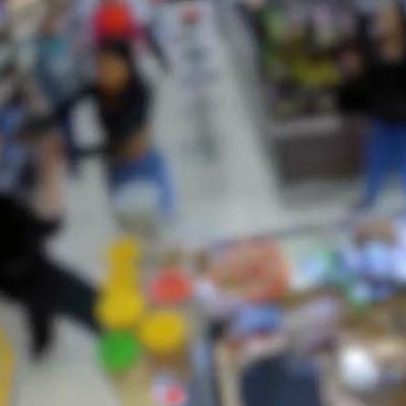 Funcionária de padaria é espancada por clientes após reclamação em Betim
