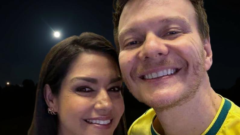 Thaís e Michel Teló surgem com filhos no Maracanã