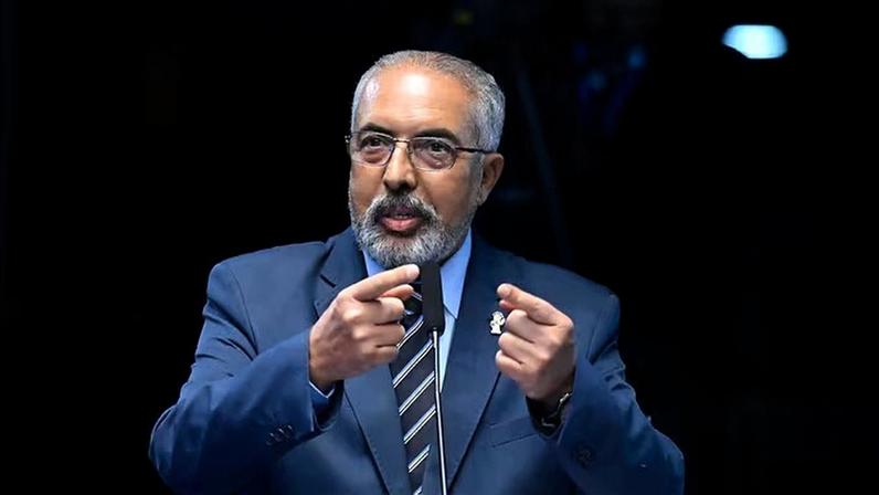 Ala do PT defende Paulo Paim como relator da 6x1