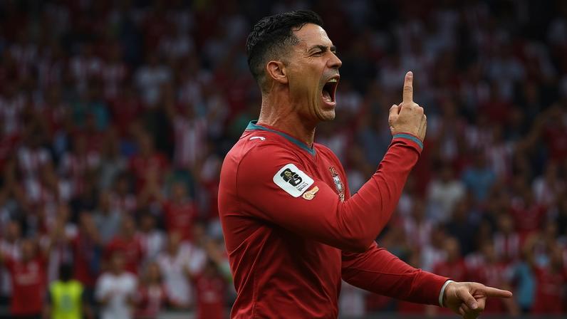 Cristiano Ronaldo iguala marca histórica de Messi em Copas do Mundo