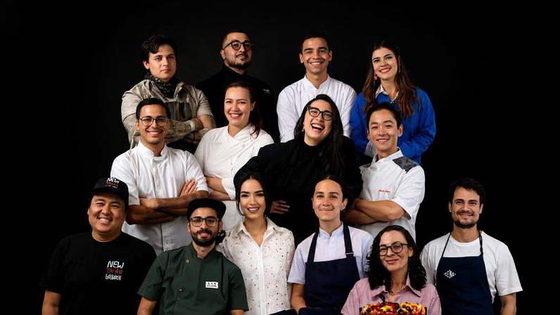 O time de 13 chefs convidados: Ale Sotero, Carolina Molena, Cesar Yukio, Rodrigo Ribeiro, Gabriela Tripi, Juliete Soulé, Maro Sanches, Matheus Rosa, Patrick Cavegn, Mica Kallas, Mário Santiago, Lierson Mattenhauer Jr, Sae Young Kim + a dona da casa, Verônica Kim. Foto: By Kim Confeitaria / DIVULGAÇÃO