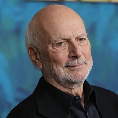 James Burrows, lendário diretor de sitcoms, morre aos 85 anos