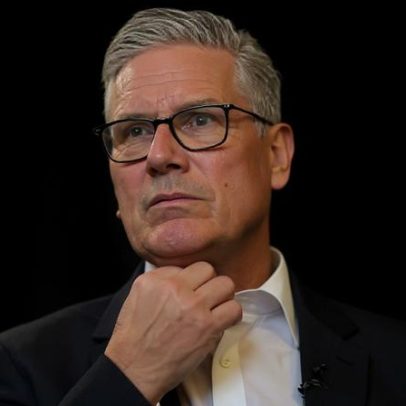 Starmer avalia futuro político sob pressão para renunciar