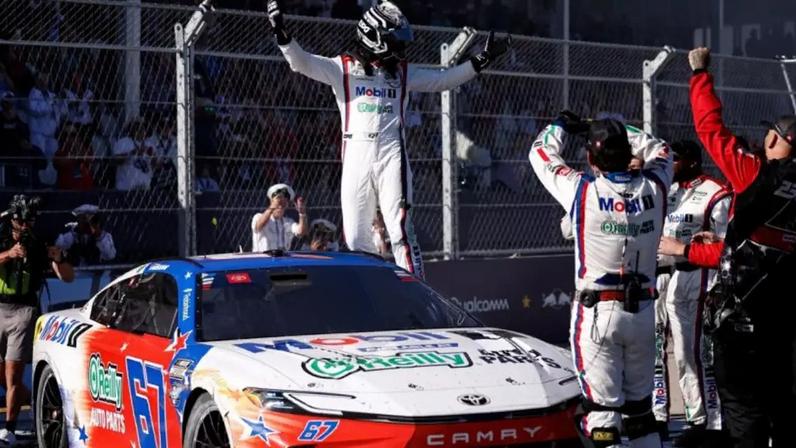 Corey Heim vence pela primeira vez na NASCAR Cup em San Diego