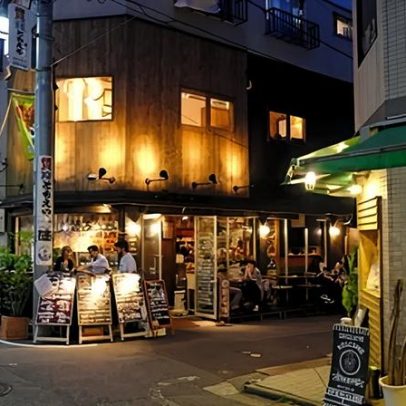 Economia dos izakayas: noite tradicional no Japão luta pela sobrevivência