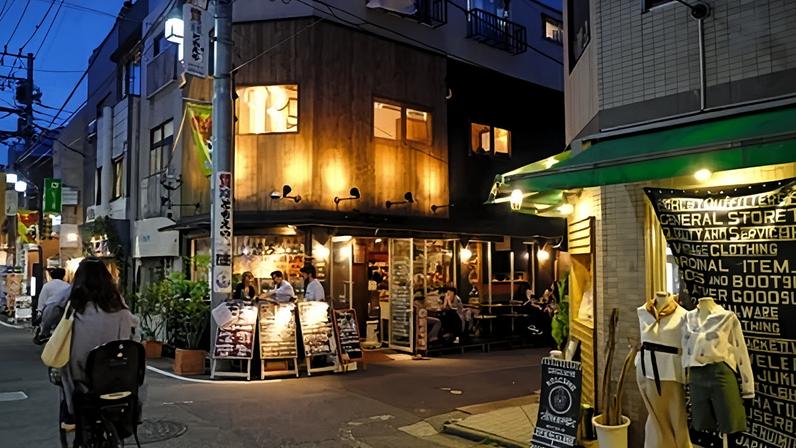 Economia dos izakayas: noite tradicional no Japão luta pela sobrevivência
