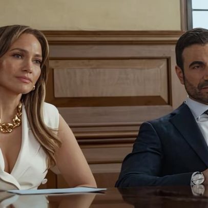 Office Romance: retorno de Jennifer Lopez à comédia romântica é esforço demais