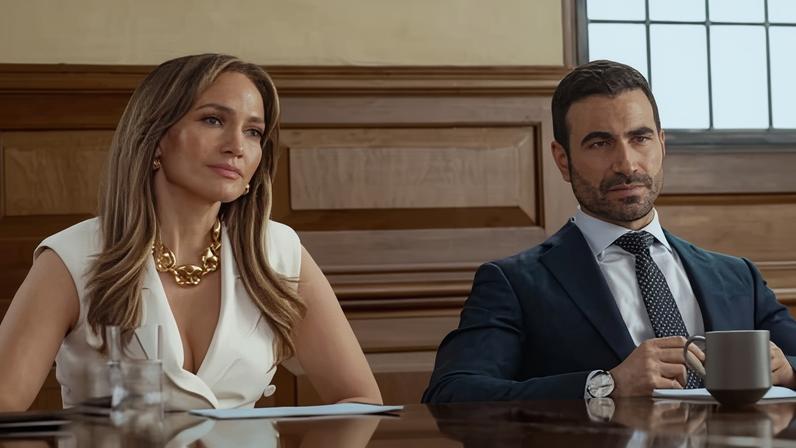 Office Romance: retorno de Jennifer Lopez à comédia romântica é esforço demais