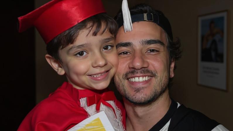 João Fernandes falou sobre a rotina como pai solo após a morte de Mabel Calzolari e relembrou desafios emocionais