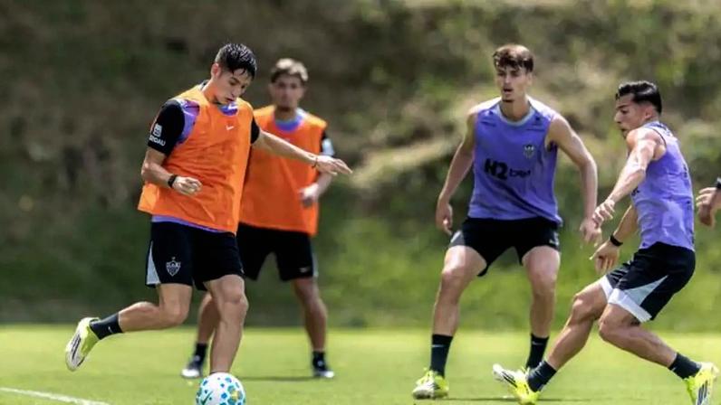 Eduardo Domínguez prepara sua agenda para a sequência da temporada –