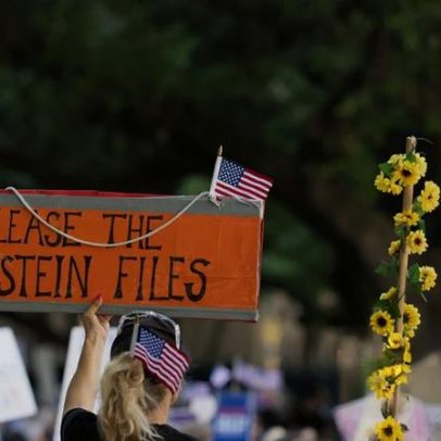 Arquivos de Epstein revelam que vão além de homens e dinheiro, diz a peça All the Rage