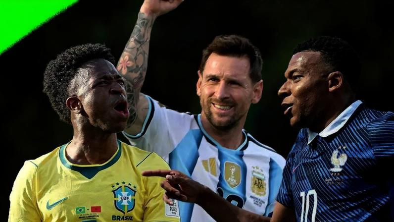 Foto mostra Vinicius Junior, Lionel Messi e Kylian Mbappe usando os uniformes das seleções