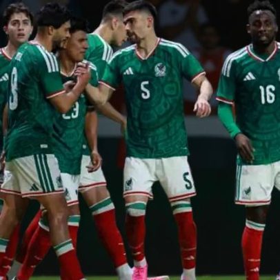 México vira sobre Sérvia e goleia com gols contra bizarros