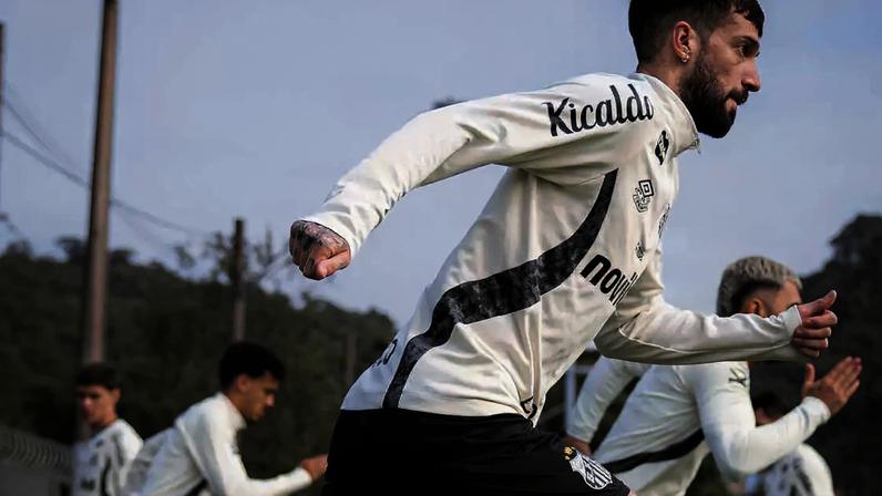 Lautaro Diaz não conseguiu render bem no futebol brasileiro e interessa ao Racing, da Argentina –