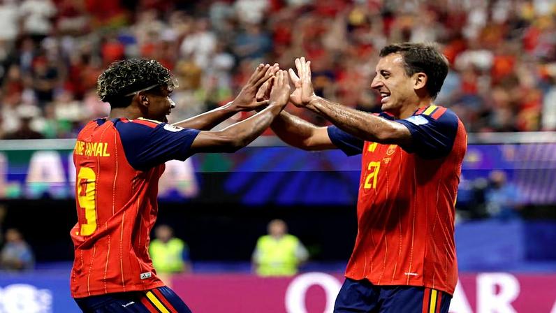 Mikel Oyarzabal e Lamine Yamal