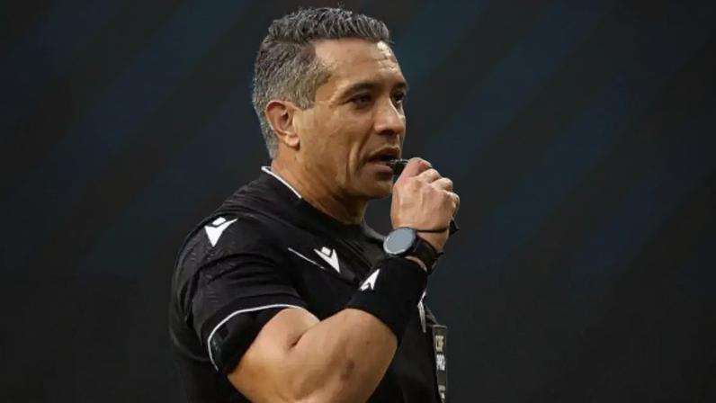 CBF afasta árbitro e equipe do VAR do jogo de Palmeiras e Chapecoense –