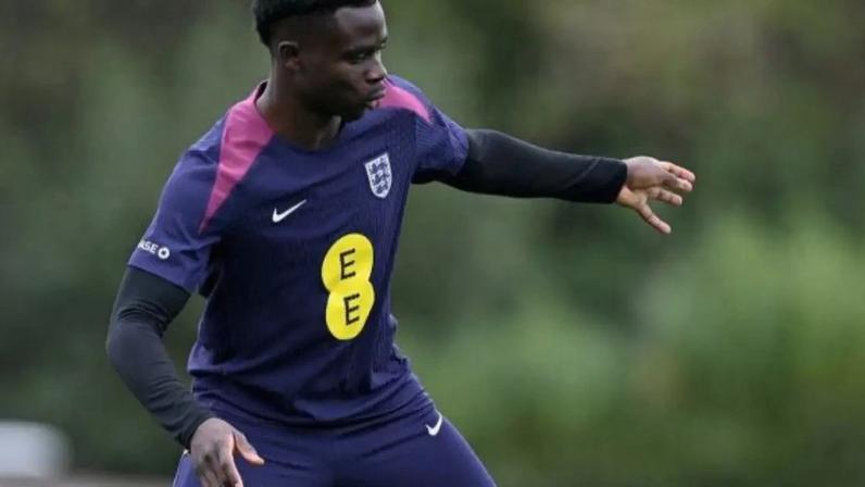 Thomas Tuchel está cauteloso quanto à condição física do atacante Bukayo Saka –